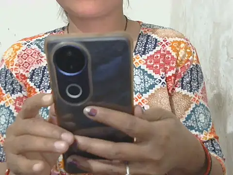 Snapshot of Sneha_lovely01 chatting on 02-13-26, 05:02 Sneha lovely01 online show from 02-13-26, 05:02