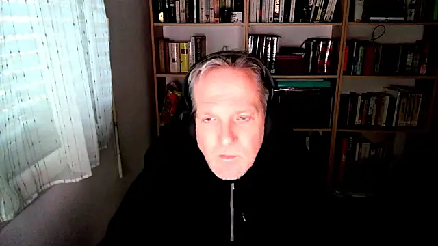 ChocolatMilka44 online show from 11-02-25, 01:27