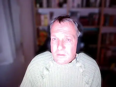 ChocolatMilka44 online show from 11-04-25, 09:40