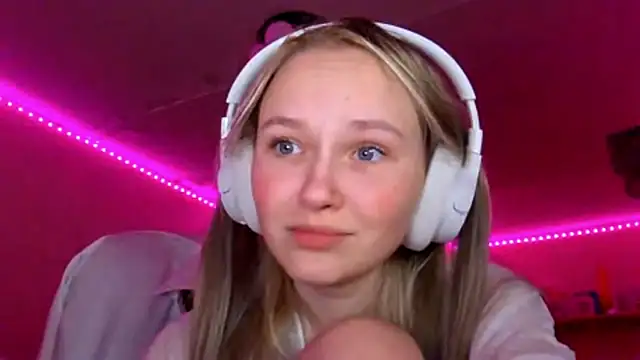 KarinRobertson online show from 12-18-25, 05:17