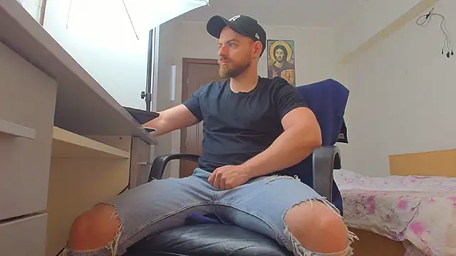 Ryanstone  online show from 05-13-26, 03:24