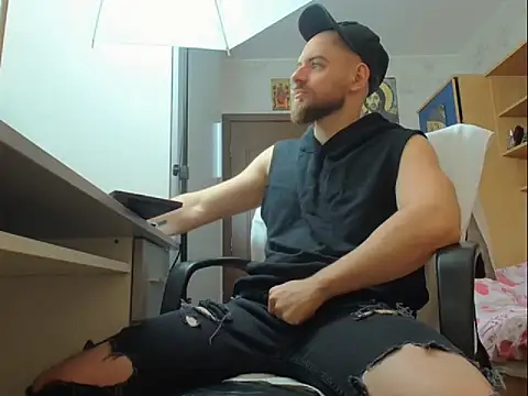 Ryanstone  online show from 11-20-25, 06:36