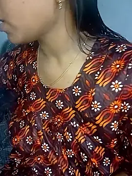 Snapshot of Neha533 chatting on 02-10-26, 12:20 Neha533 online show from 02-10-26, 12:20