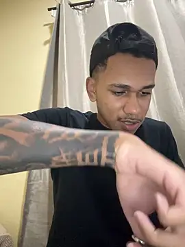 Novinhode18   online show from 04-09-26, 11:33