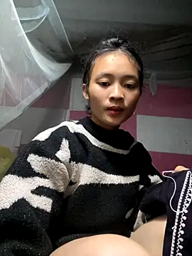 Snapshot of Li_ve chatting on 11-13-25, 01:42 Li ve online show from 11-13-25, 01:42