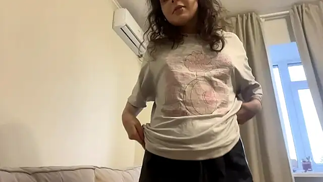 Snapshot of RosaleeSwint chatting on 11-22-25, 12:59 RosaleeSwint online show from 11-22-25, 12:59