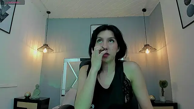 zoe-moreau online show from 03-26-26, 07:45