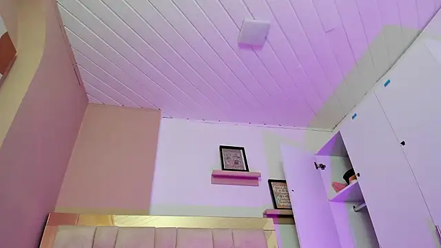 zoe-moreau online show from 01-08-26, 07:20