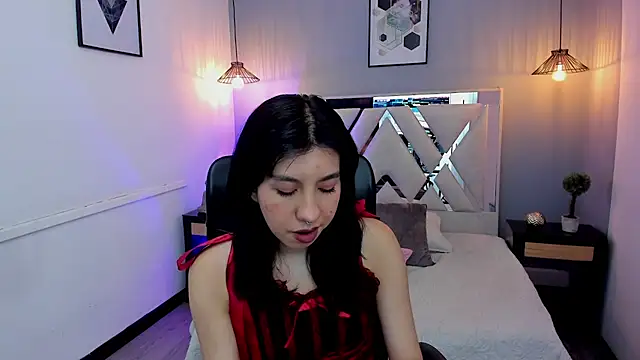 zoe-moreau online show from 04-11-26, 07:17