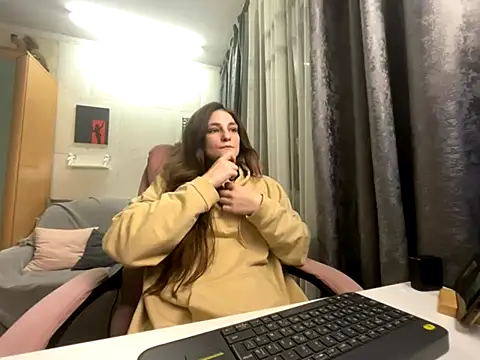 HelgaMun online show from 11-08-25, 02:31