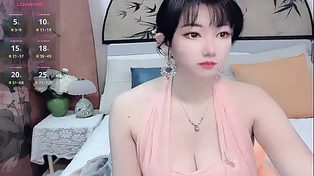 Snapshot of Ella99 chatting on 12-03-25, 01:28 Ella99 online show from 12-03-25, 01:28