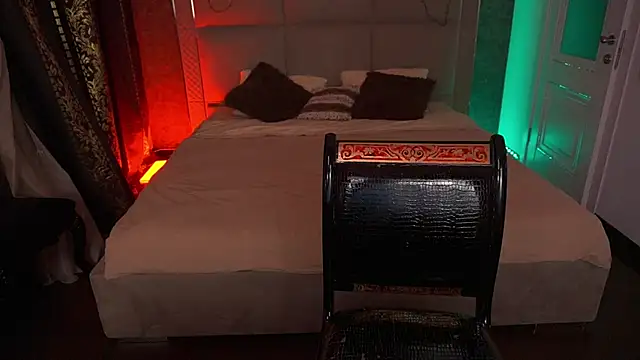 AmiraGoldd online show from 05-20-26, 10:07