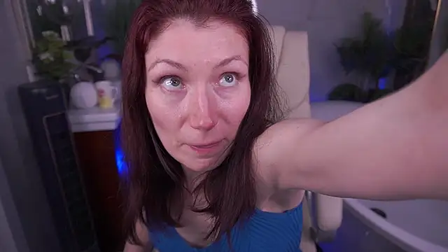 AmiraGoldd online show from 05-25-26, 01:27