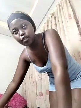 SweetSavage18 online show from 12-04-25, 03:44