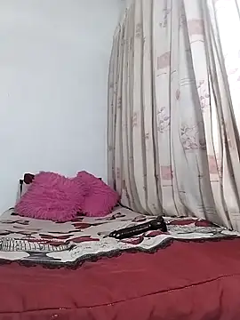 SweetSavage18 online show from 12-17-25, 08:36