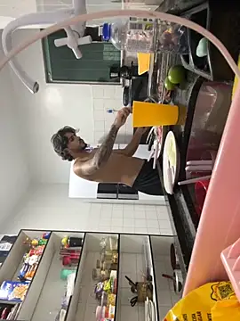 meninadeparis online show from 11-14-25, 11:30