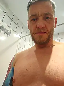 Snapshot of tom_tom83 chatting on 11-04-25, 11:52 tom tom83 online show from 11-04-25, 11:52