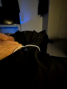 Yousss93140 online show from 11-21-25, 11:04