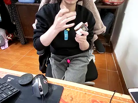 ---Lusi03--- online show from 02-09-26, 10:52