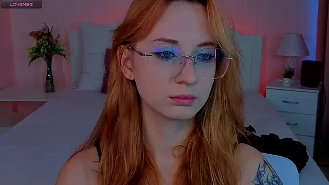 Snapshot of WICKEDEMBER chatting on 06-30-26, 01:38 WICKEDEMBER online show from 06-30-26, 01:38