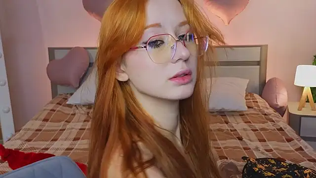 Snapshot of WICKEDEMBER chatting on 02-14-26, 01:39 WICKEDEMBER online show from 02-14-26, 01:39