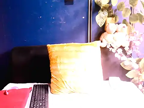 Hot queen57 online show from 12-01-25, 07:42