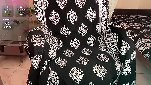 Charming Cherry  online show from 11-08-25, 09:18