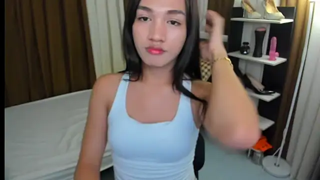 PetiteAsianTrisha online show from 01-11-26, 04:36