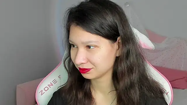 SaraDenars online show from 11-30-25, 05:19