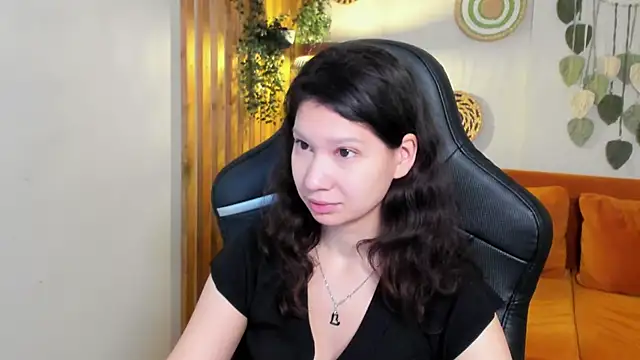 SaraDenars online show from 11-13-25, 05:33