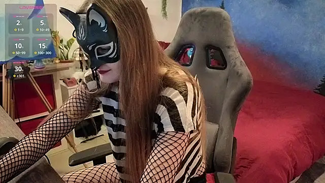 ScarletKitsunyaa online show from 03-17-26, 02:09