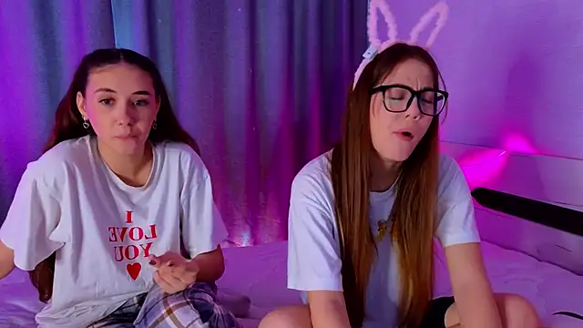 Snapshot of MargaretMorris chatting on 12-22-25, 09:31 MargaretMorris online show from 12-22-25, 09:31