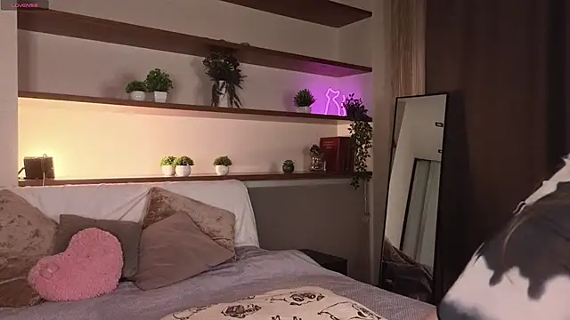 JeanToh online show from 04-12-26, 03:04