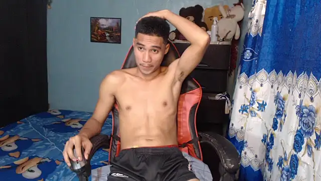 Snapshot of mrsexyteens chatting on 01-17-26, 01:04 mrsexyteens online show from 01-17-26, 01:04