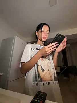 VickyM99 online show from 11-04-25, 04:11