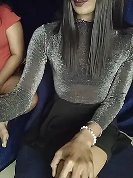 SEXYY TRANSY WITH GIRL online show from 01-18-26, 06:33