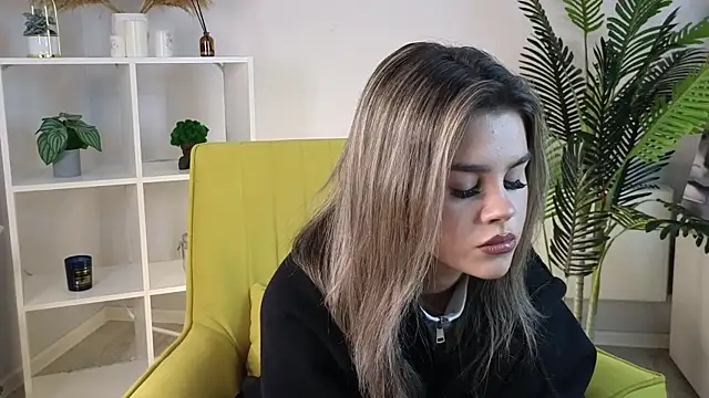 Snapshot of AmaliaProst chatting on 11-04-25, 10:41 AmaliaProst online show from 11-04-25, 10:41