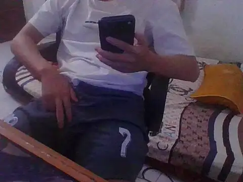 Snapshot of Nowwayyyy chatting on 11-04-25, 12:09 Nowwayyyy online show from 11-04-25, 12:09