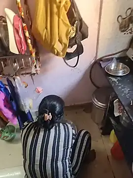 Snapshot of Lailamajnu1996 chatting on 02-13-26, 04:45 Lailamajnu1996 online show from 02-13-26, 04:45