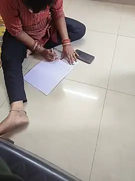 Snapshot of Lailamajnu1996 chatting on 02-24-26, 07:31 Lailamajnu1996 online show from 02-24-26, 07:31