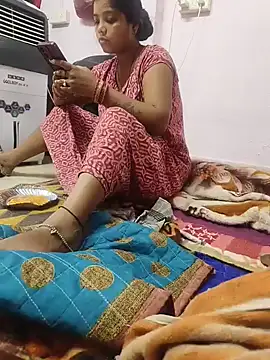 Snapshot of Lailamajnu1996 chatting on 02-22-26, 04:48 Lailamajnu1996 online show from 02-22-26, 04:48