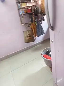 Snapshot of Lailamajnu1996 chatting on 02-20-26, 05:15 Lailamajnu1996 online show from 02-20-26, 05:15