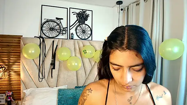 Snapshot of KimberlyFox_t chatting on 03-20-26, 12:17 KimberlyFox t online show from 03-20-26, 12:17