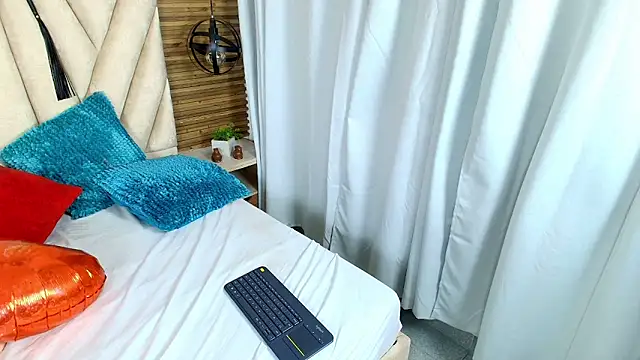 Snapshot of KimberlyFox_t chatting on 02-06-26, 12:56 KimberlyFox t online show from 02-06-26, 12:56