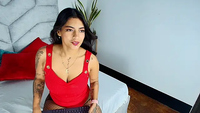 Snapshot of KimberlyFox_t chatting on 02-17-26, 12:57 KimberlyFox t online show from 02-17-26, 12:57