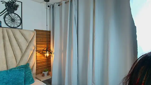 Snapshot of KimberlyFox_t chatting on 02-27-26, 12:27 KimberlyFox t online show from 02-27-26, 12:27