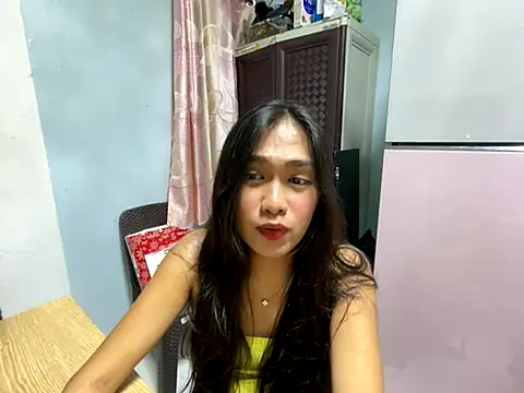 Snapshot of Philina_thi chatting on 11-04-25, 12:20 Philina thi online show from 11-04-25, 12:20
