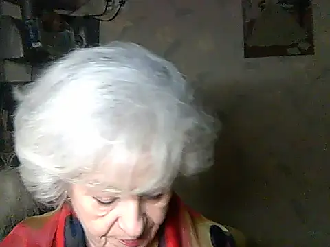 ValeriaKroww online show from 12-18-25, 08:01