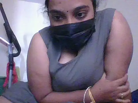 Mathi cam online show from 12-18-25, 07:13