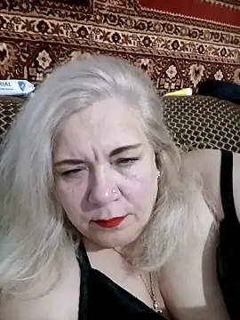 Snapshot of IZOLDA99 chatting on 11-04-25, 07:23 IZOLDA99 online show from 11-04-25, 07:23